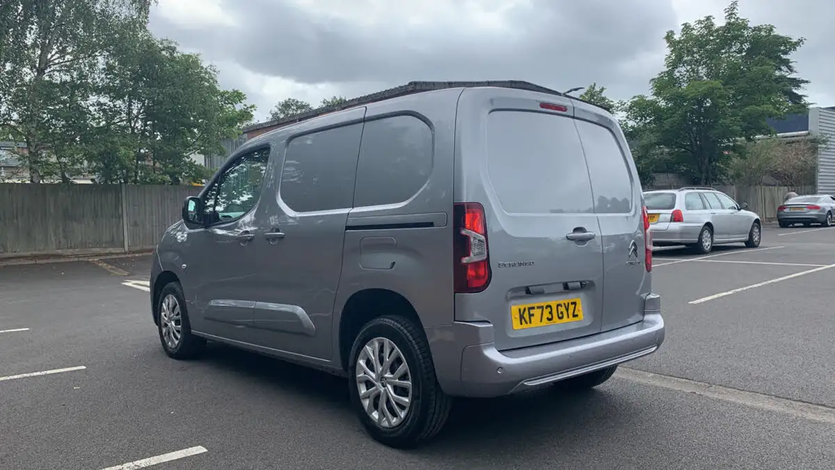 2024-citroen-berlingo-15-bluehdi-1000-driver-edition-100pseu6d-big-4