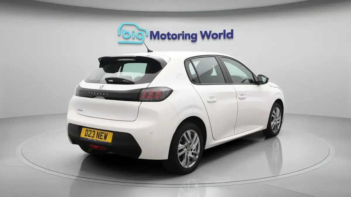 2022-peugeot-208-12-puretech-active-premium-100bhp-eat8-big-7