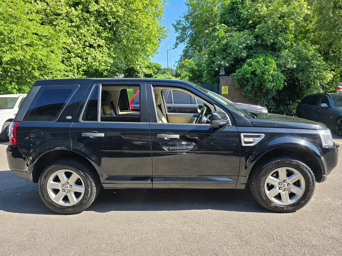 2011-land-rover-freelander-2-big-6