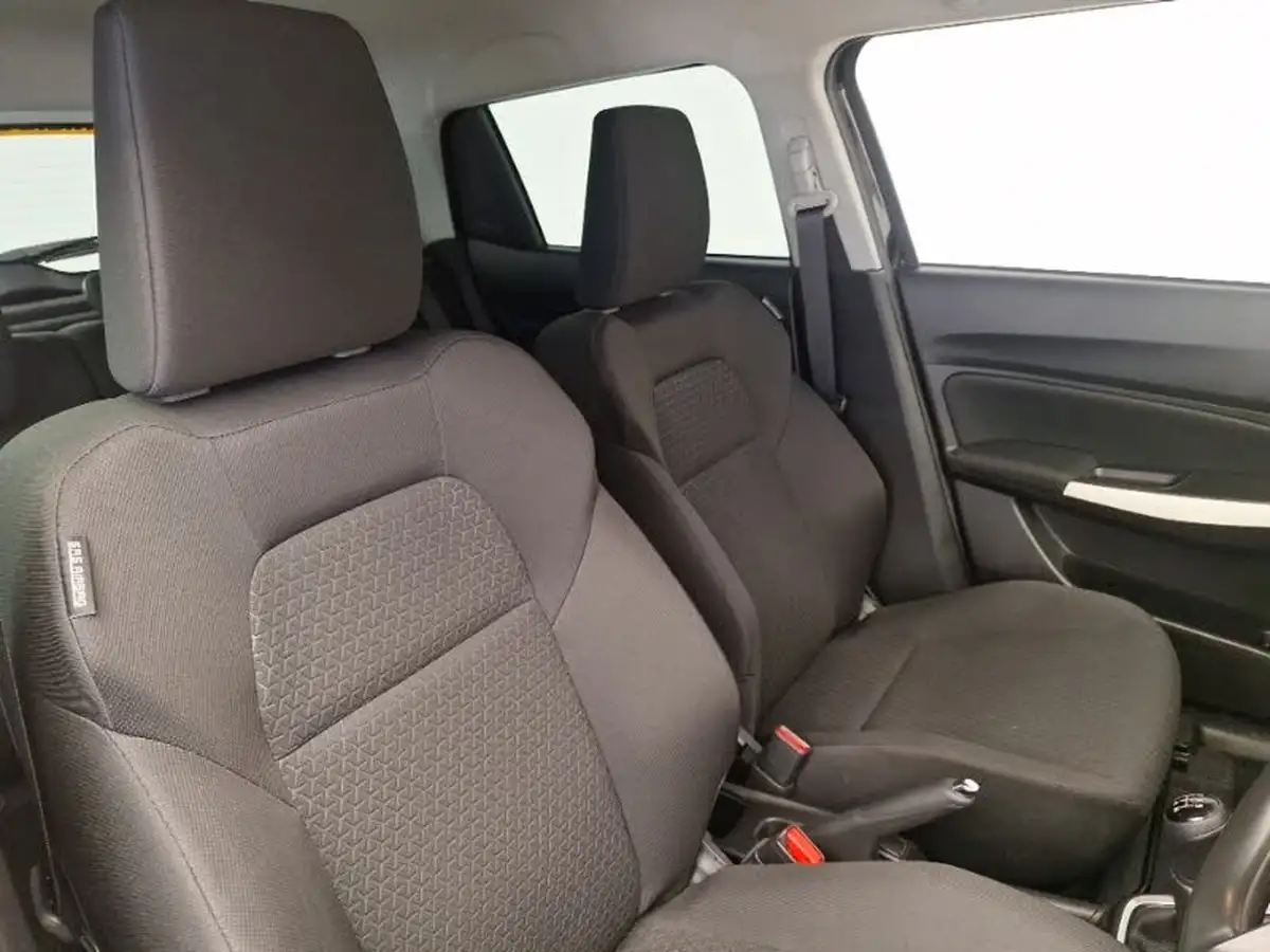 2018-suzuki-swift-10-boosterjet-sz-t-113ps-big-18