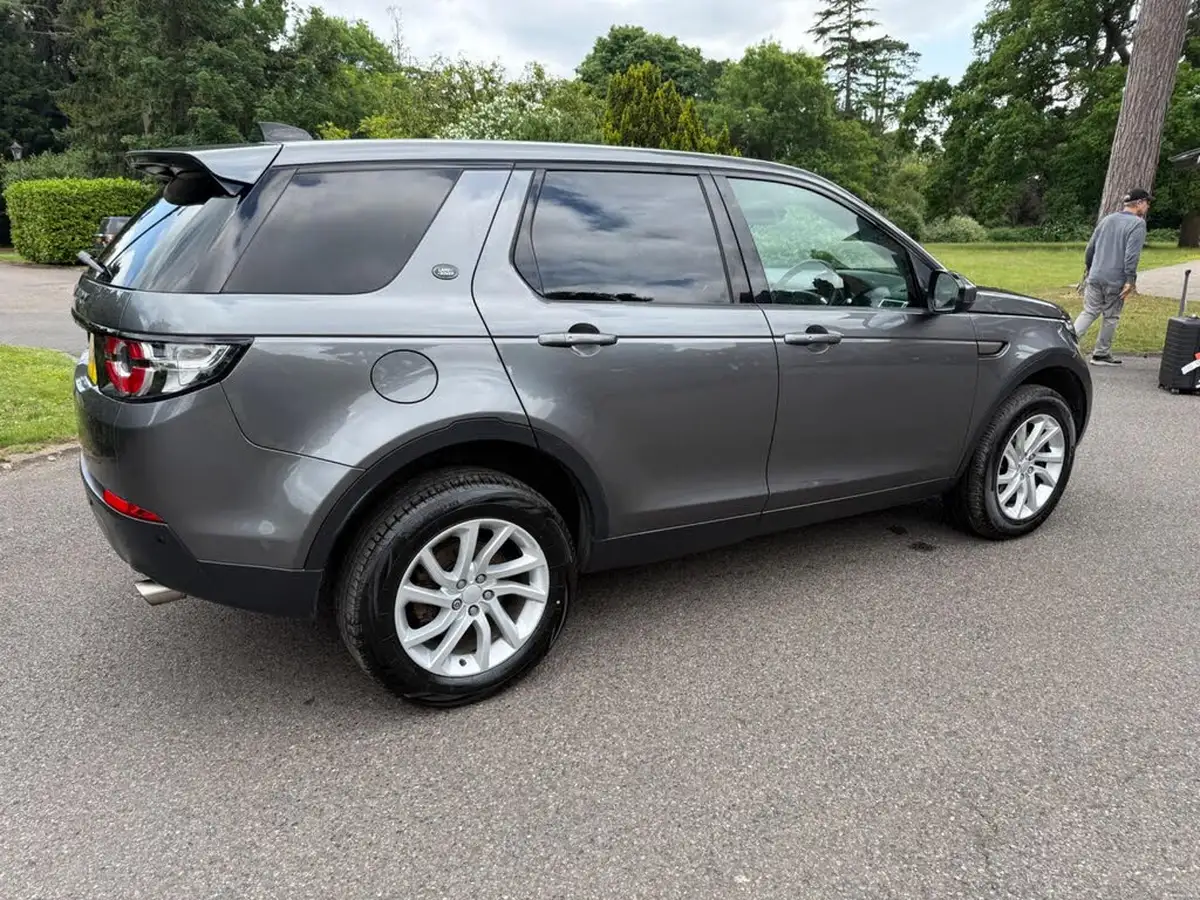 2017-land-rover-discovery-sport-20td4-se-tech-182ps-suv-big-22