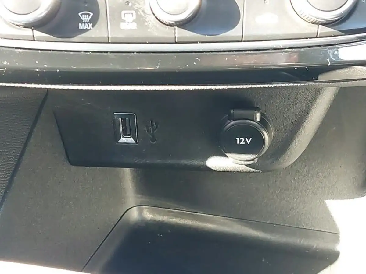 2021-vauxhall-mokka-e-se-premium-big-14