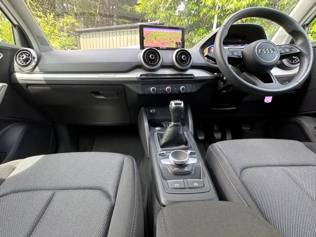 2021-audi-q2-10-30-tfsi-sport-big-11