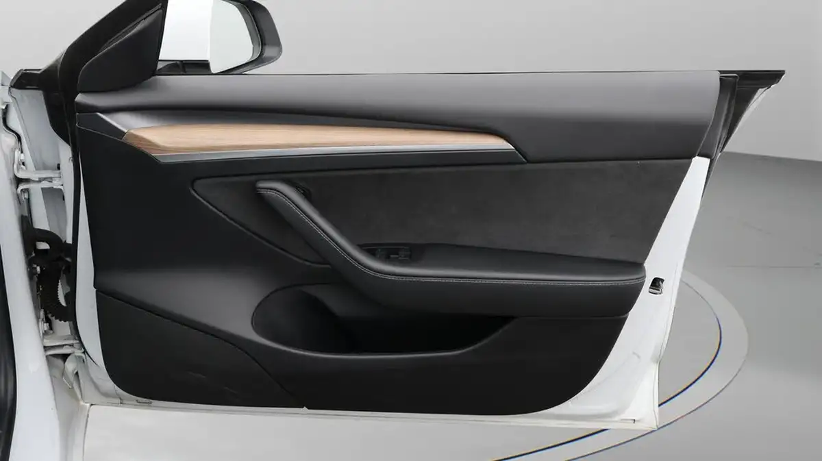 2022-tesla-model-3-e-long-range-big-15