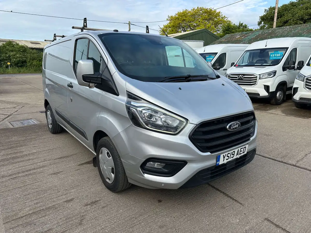 2019-ford-transit-custom-20tdci-300-l1h1-trend-105pseu6-panel-van-big-2