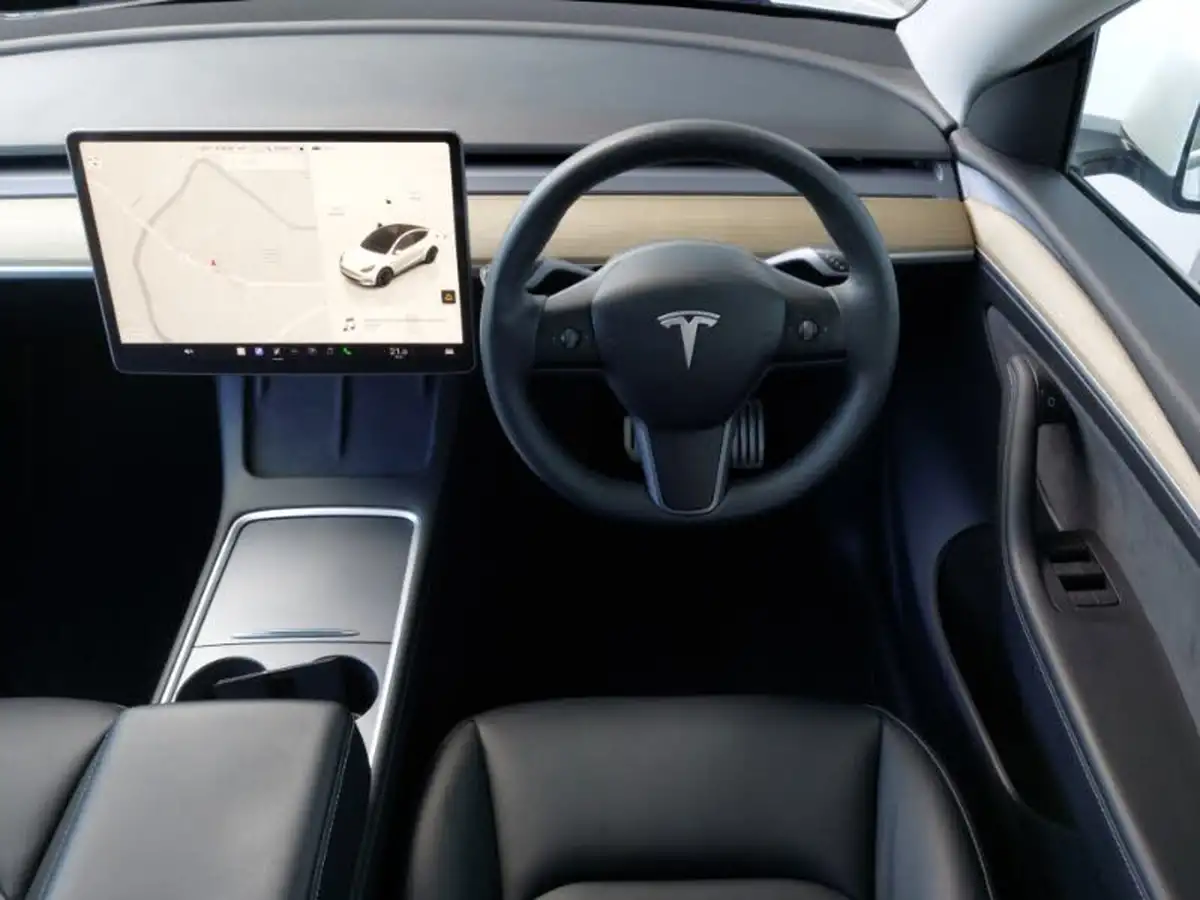 2023-tesla-model-y-e-performance-big-6