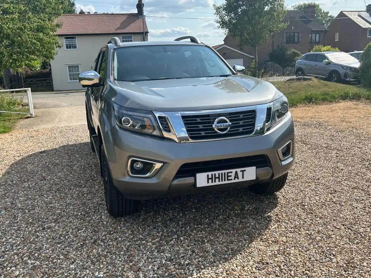 2019-nissan-navara-23dci-tt-tekna-8-navileather-auto-big-6