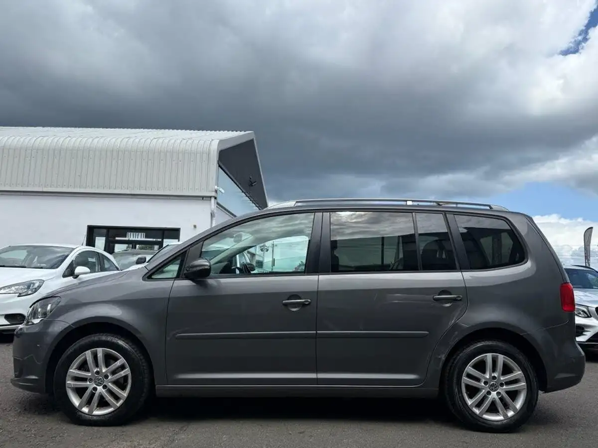 2013-volkswagen-touran-16td-se-big-4