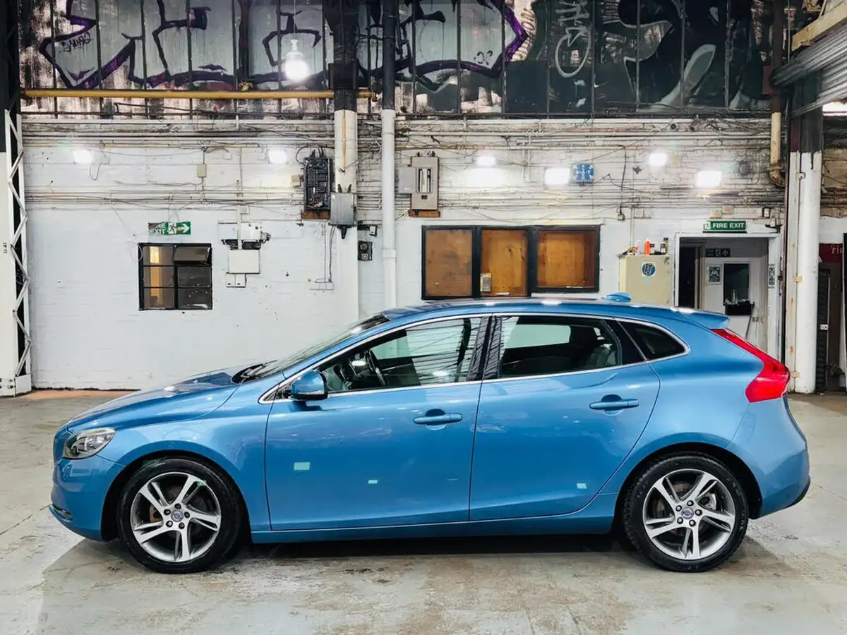 2014-volvo-v40-16td-d2-se-lux-big-8