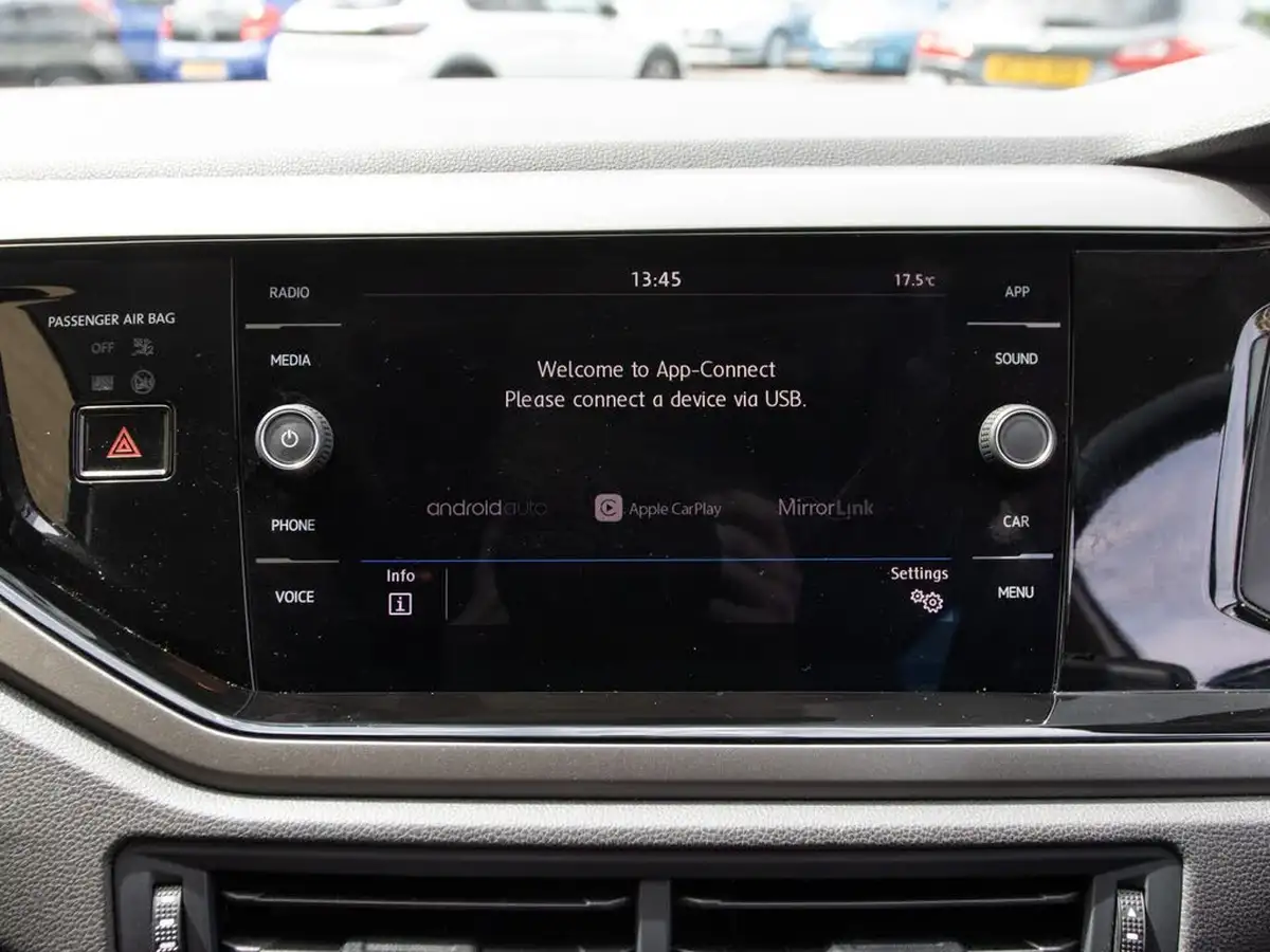 2019-volkswagen-polo-10-tsi-se-big-25