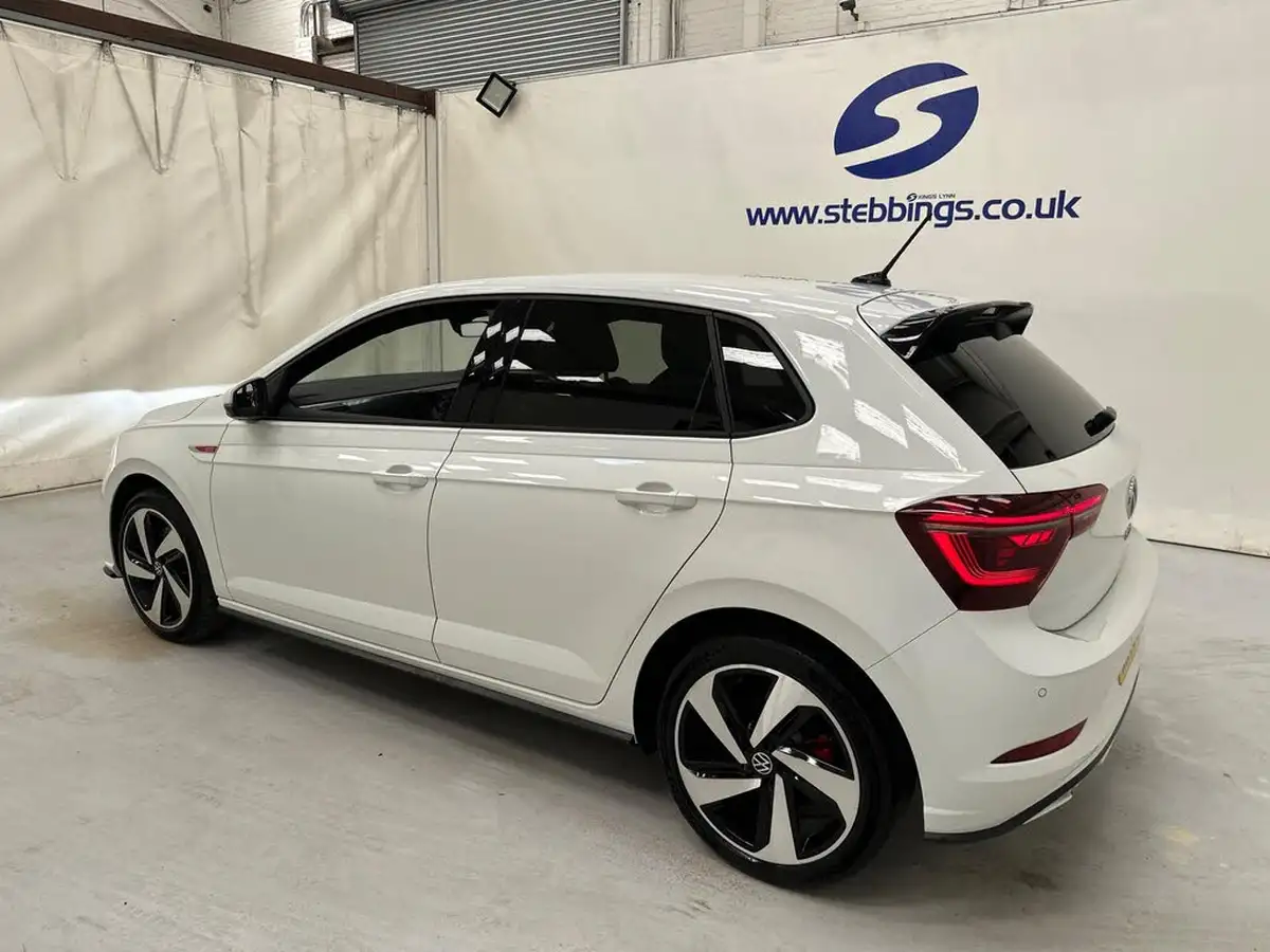 2023-volkswagen-polo-big-7