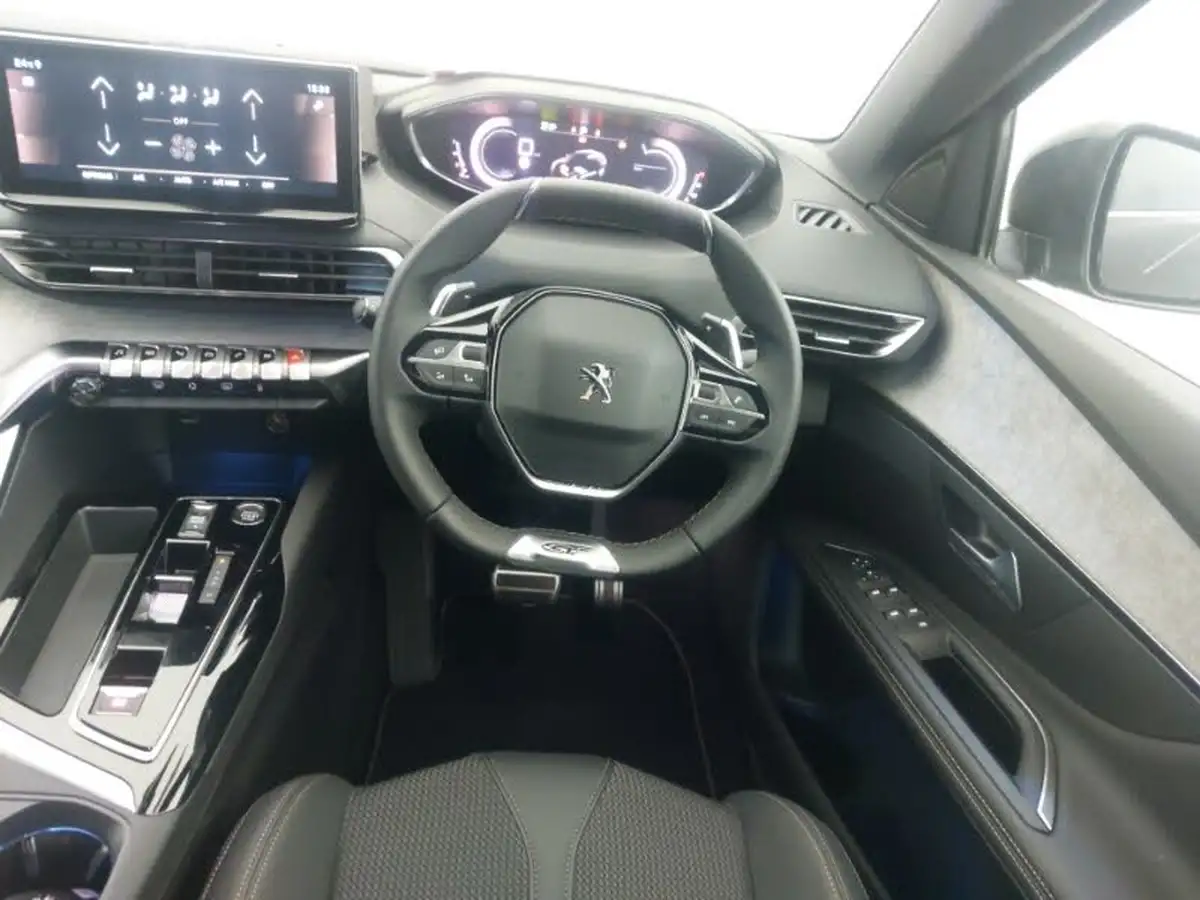 2024-peugeot-3008-suv-12-puretech-gt-136ps-hybrid-e-dsc6-big-6