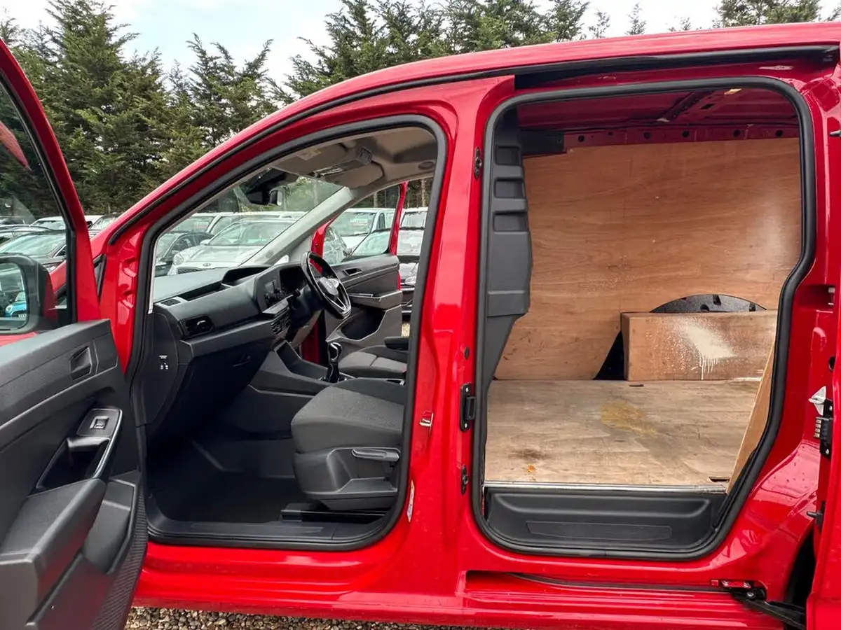 2021-volkswagen-caddy-20tdi-c20-cargo-commerce-plus-102pseu6d-big-15