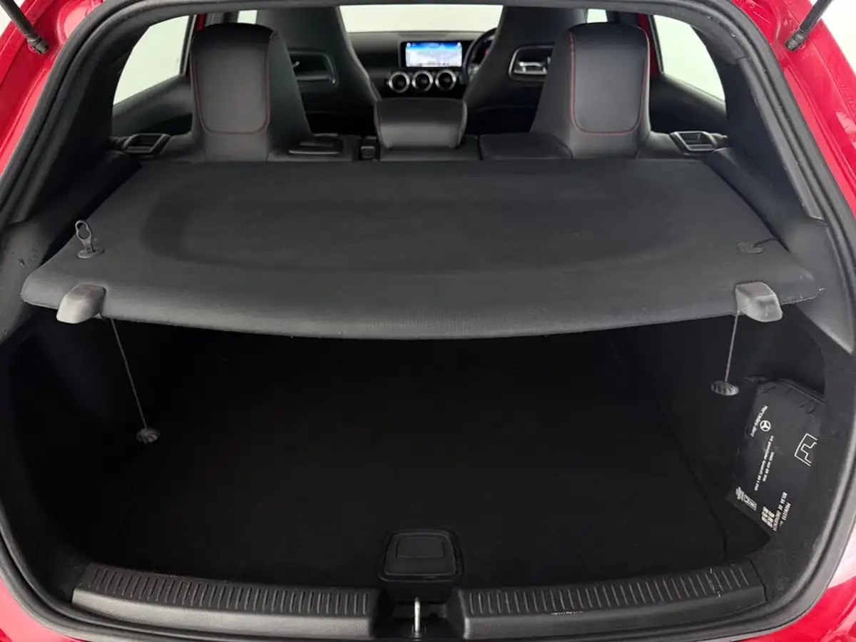 2018-mercedes-benz-a-class-15d-a180d-amg-line-116ps-executivess-hatchback-5d-7g-dct-big-12