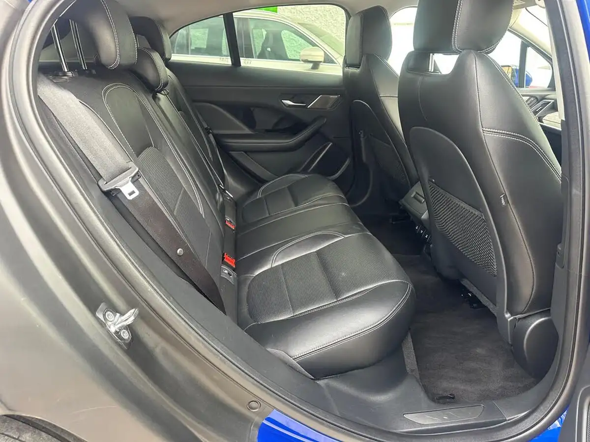 2019-jaguar-i-pace-ev400-se-big-46