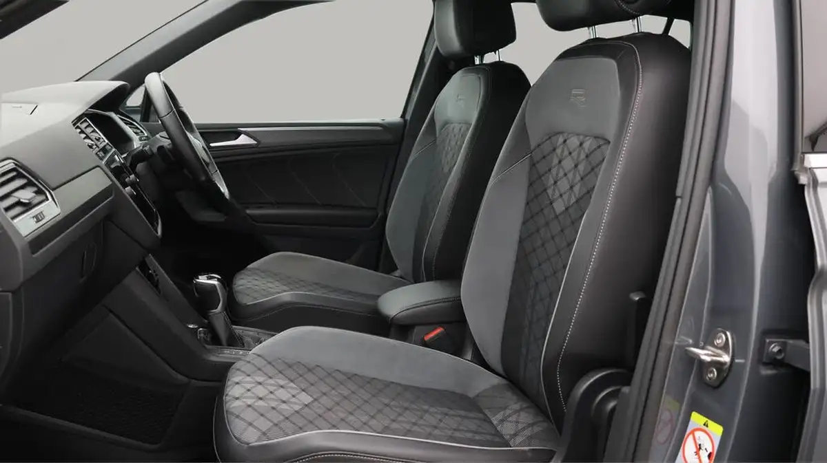 2021-volkswagen-tiguan-15-tsi-r-line-big-14