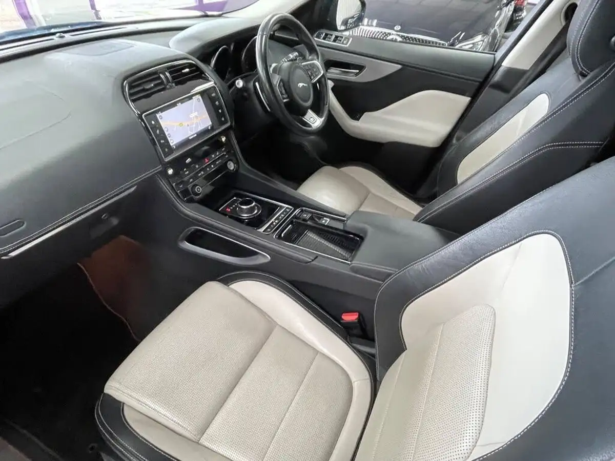 2018-jaguar-f-pace-20-i4d-r-sport-180ps-auto-big-30