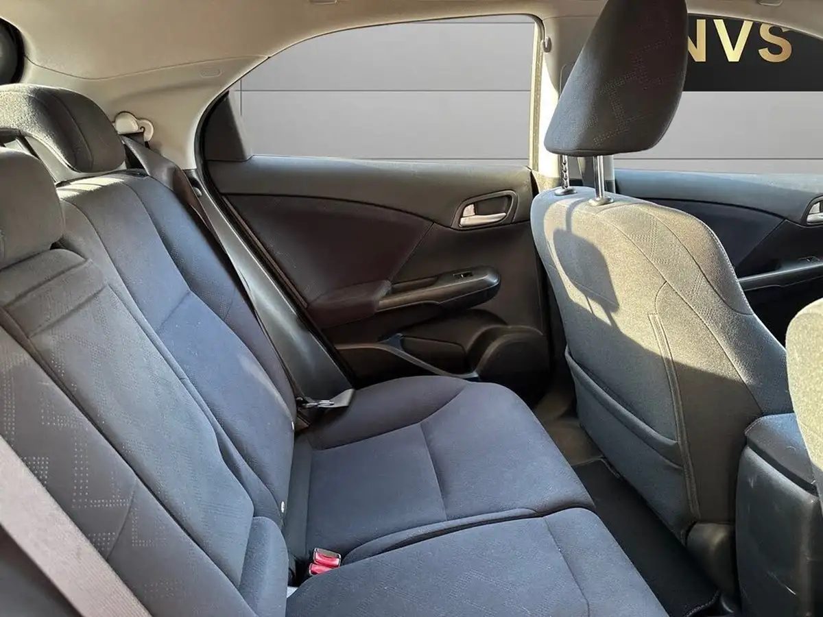 2014-honda-civic-16td-se-plus-hatchback-big-10