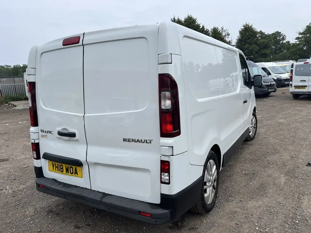 2018-renault-trafic-16dci-sl27-125-sport-nav-energy-125-e6-panel-van-big-11