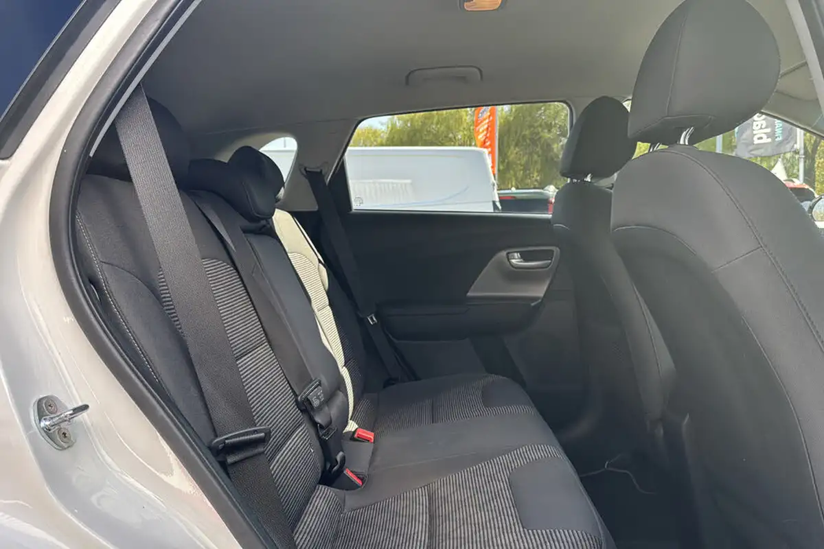 2022-kia-niro-16-gdi-2-139bhp-156kwh-big-39