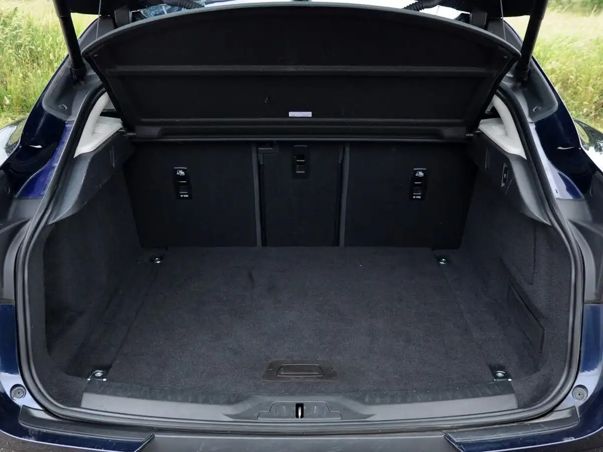 2021-jaguar-i-pace-ev400-hse-big-19