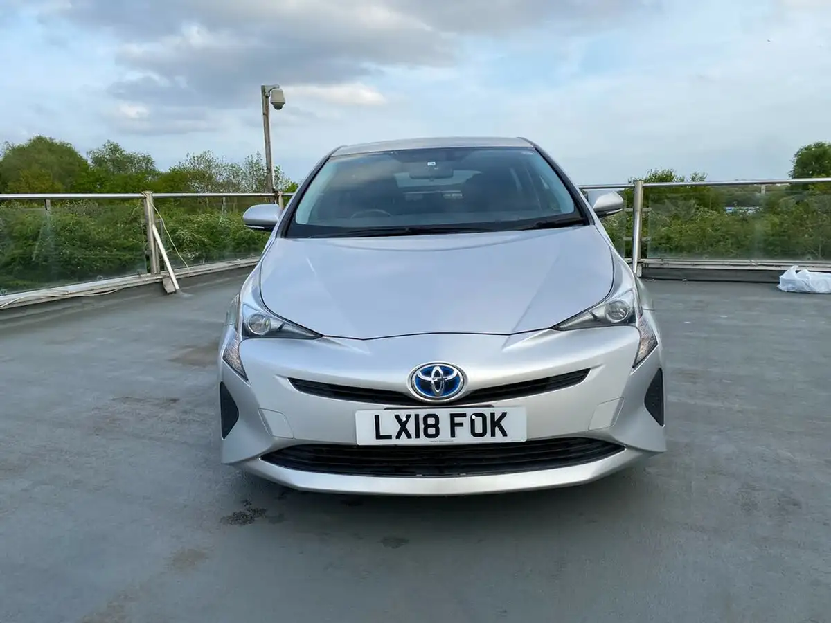 2018-toyota-prius-hybrid-big-4