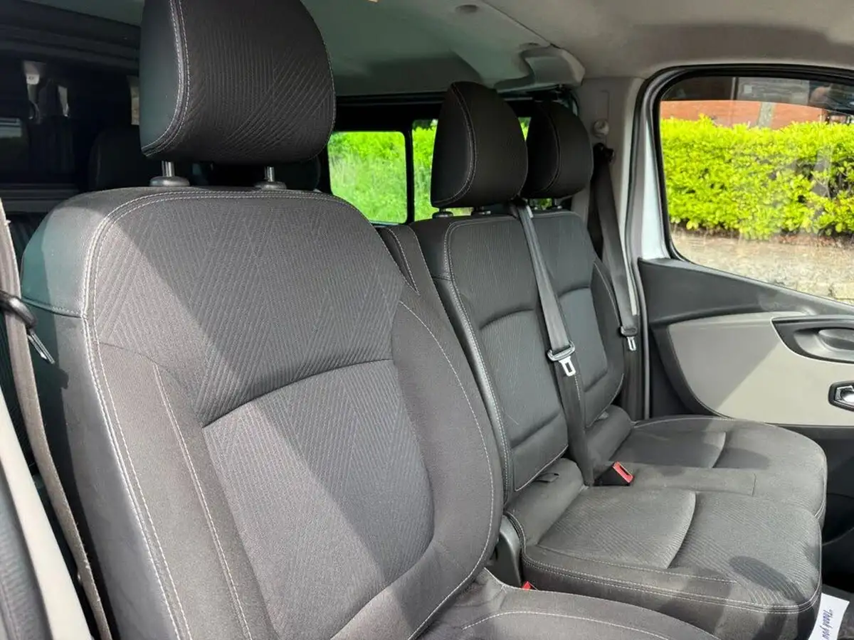 2018-renault-trafic-16dci-ll29-145-sport-nav-energy-145-e6-crew-van-big-15