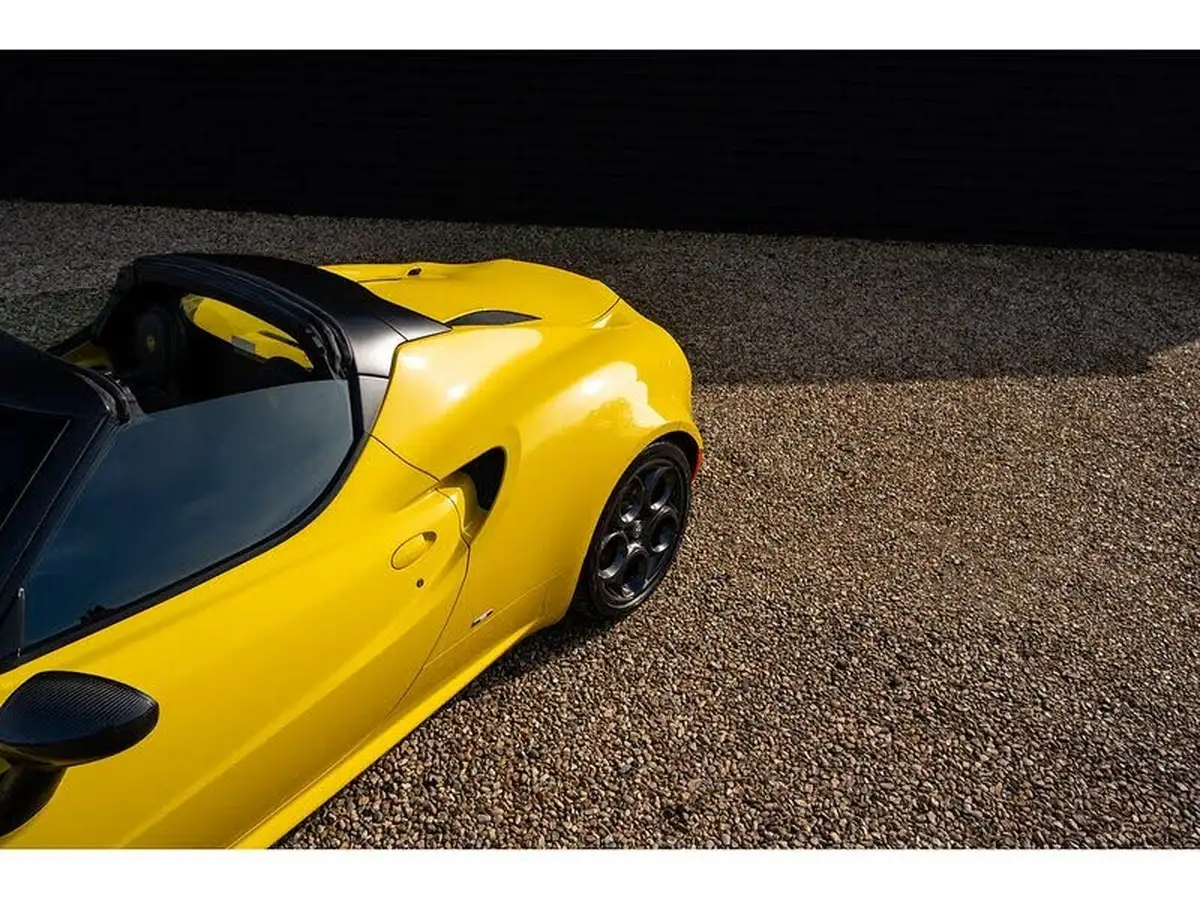 2015-alfa-romeo-4c-18-tbi-spider-big-7