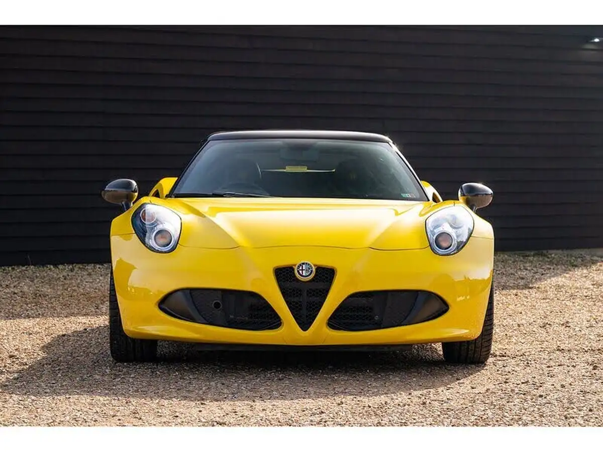 2015-alfa-romeo-4c-18-tbi-spider-big-31