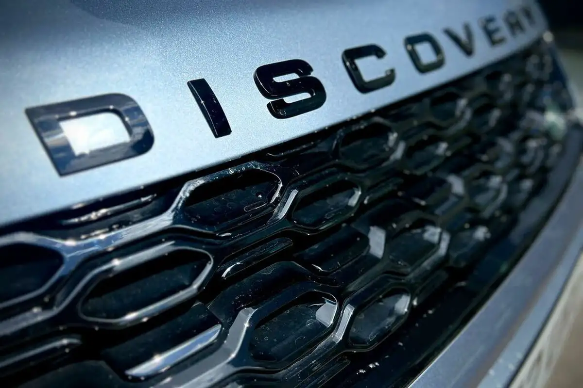 2022-land-rover-discovery-sport-15-p300e-r-dynamic-se-big-17