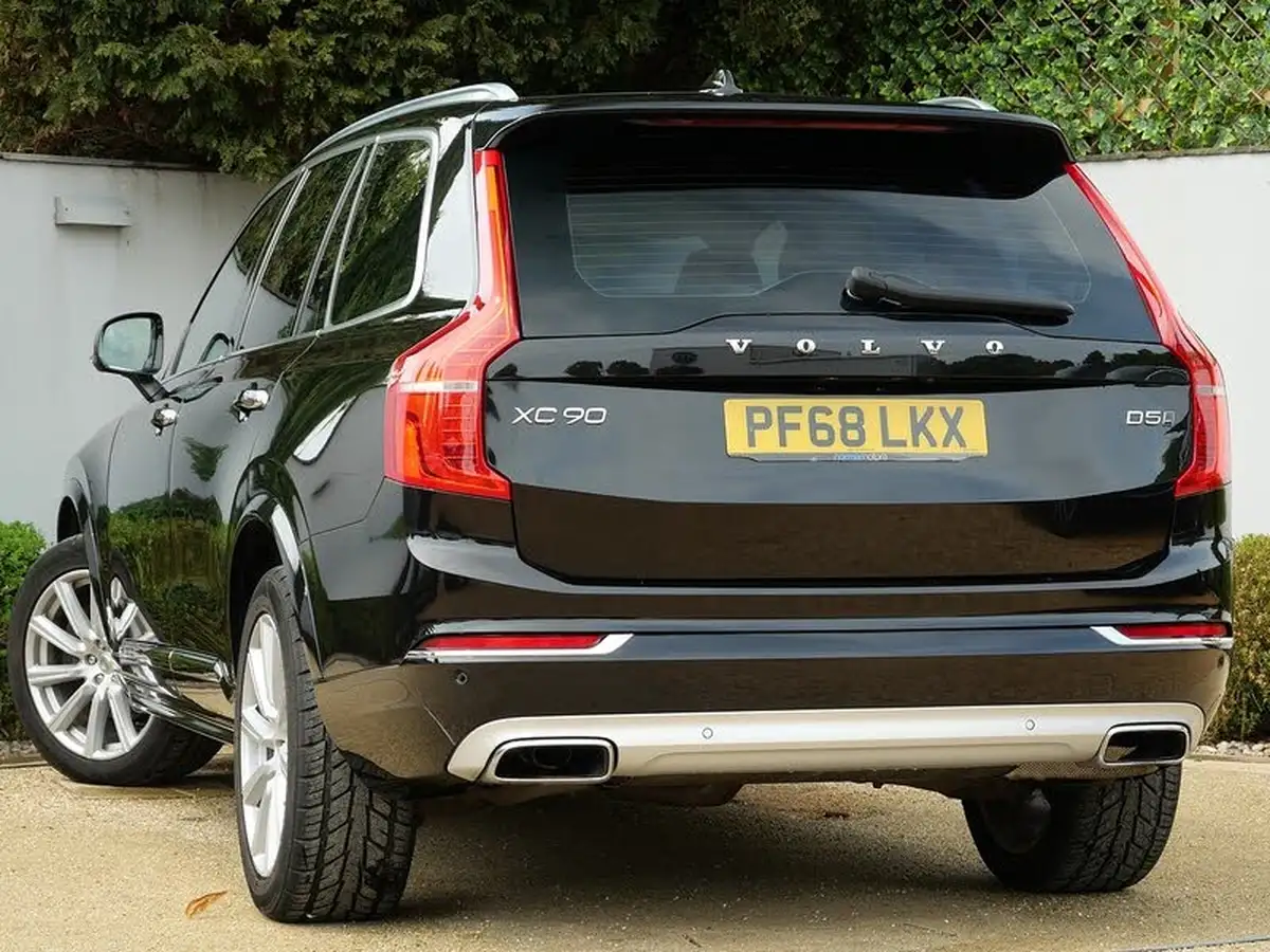2018-volvo-xc90-20td-d5-inscription-4x4-big-1