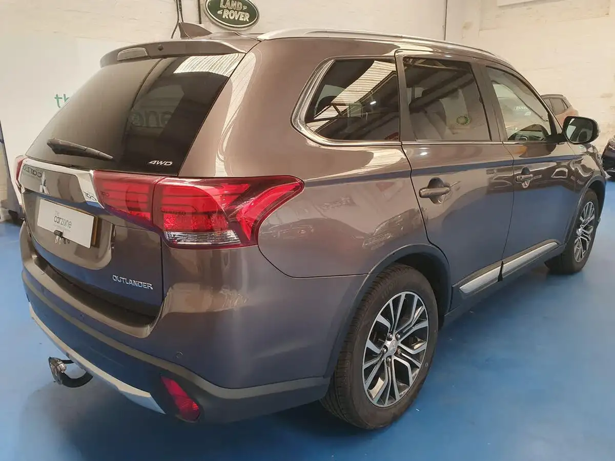 2017-mitsubishi-outlander-22di-d-3-big-2