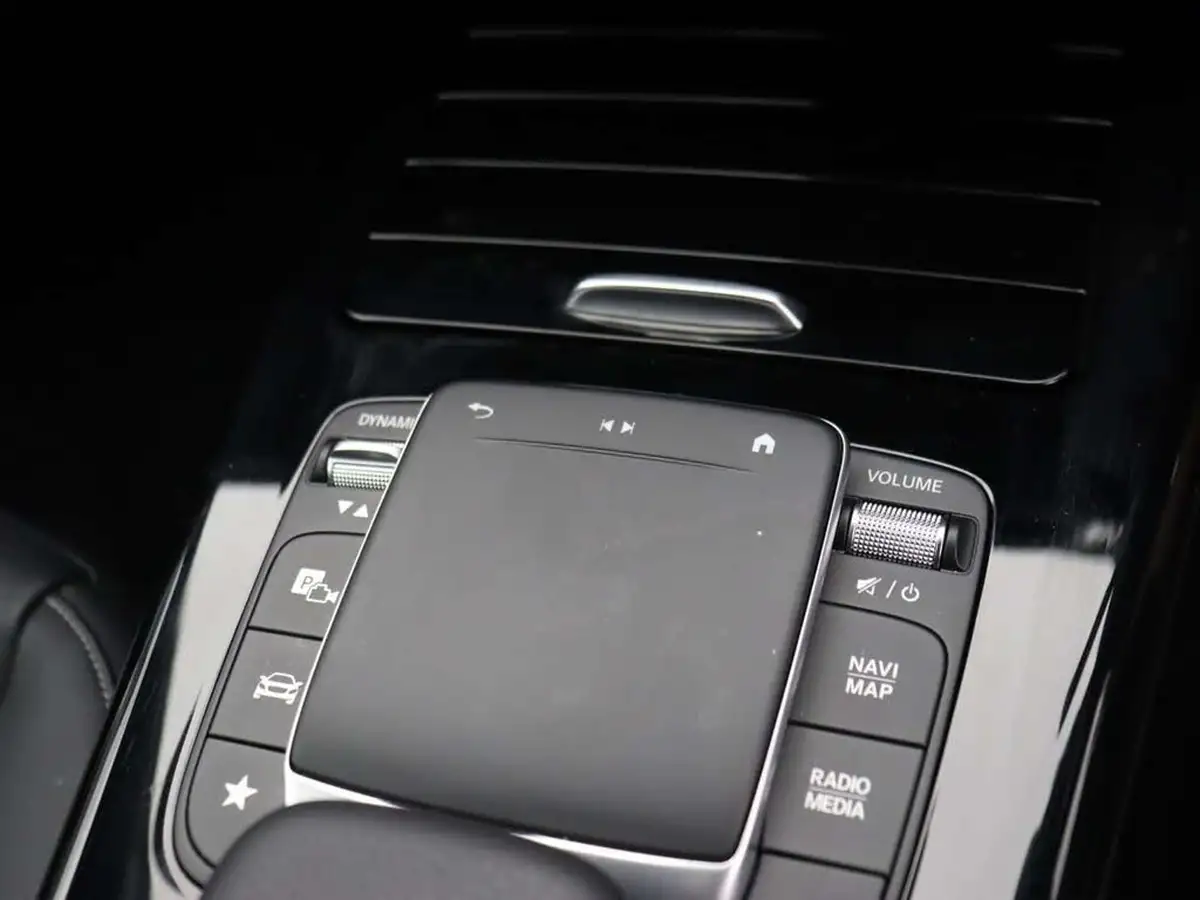 2022-mercedes-benz-cla-13-cla-180-amg-line-premium-coupe-4d-big-27