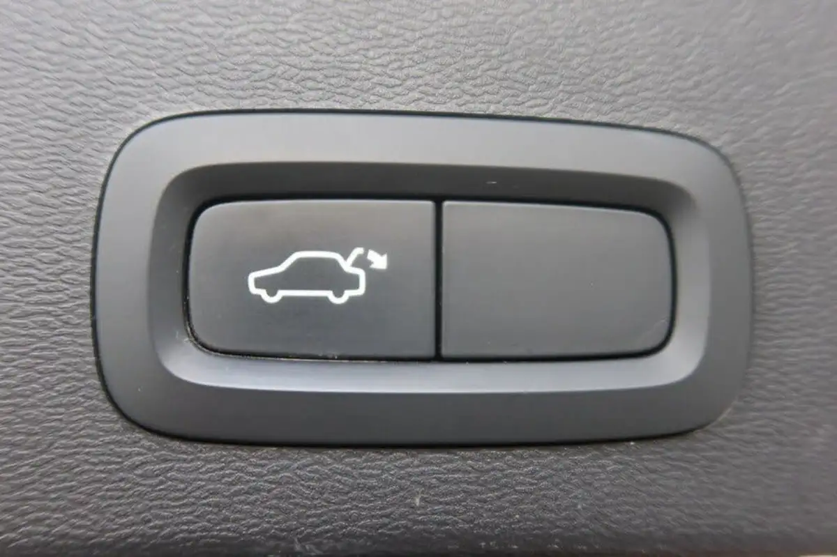 2021-volvo-xc40-15-t3-r-design-161bhp-auto-big-9