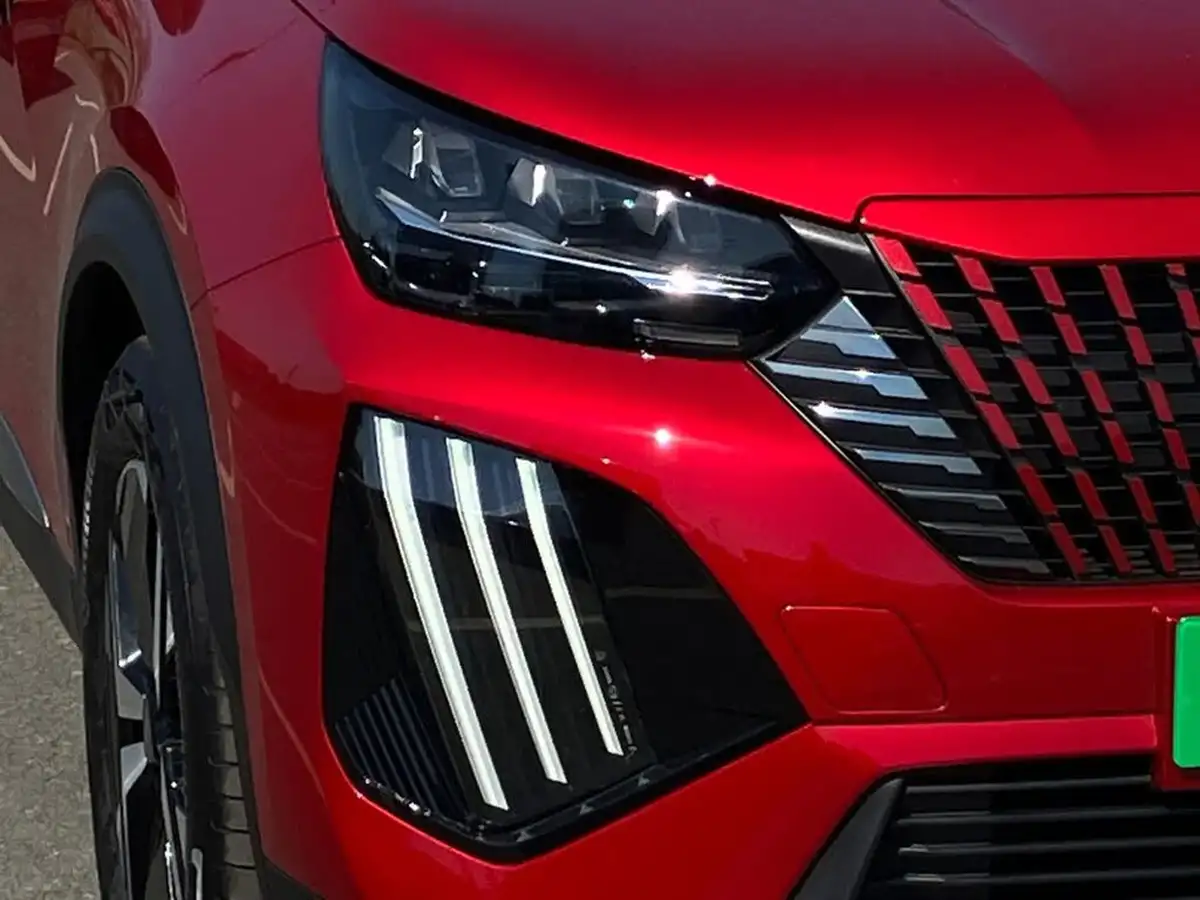 2024-peugeot-2008-suv-e-gt-136ps-50kwh-big-14