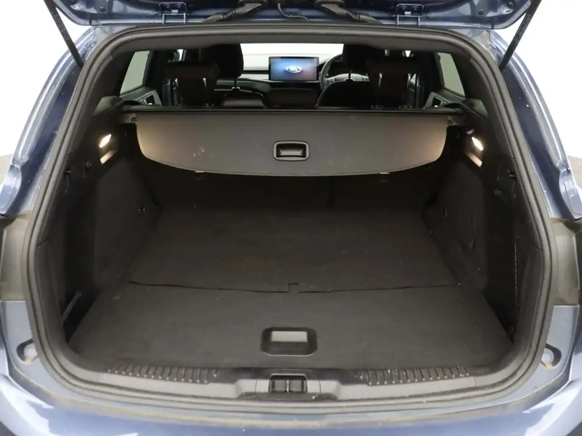 2023-ford-focus-10t-st-line-125ps-estate-big-16