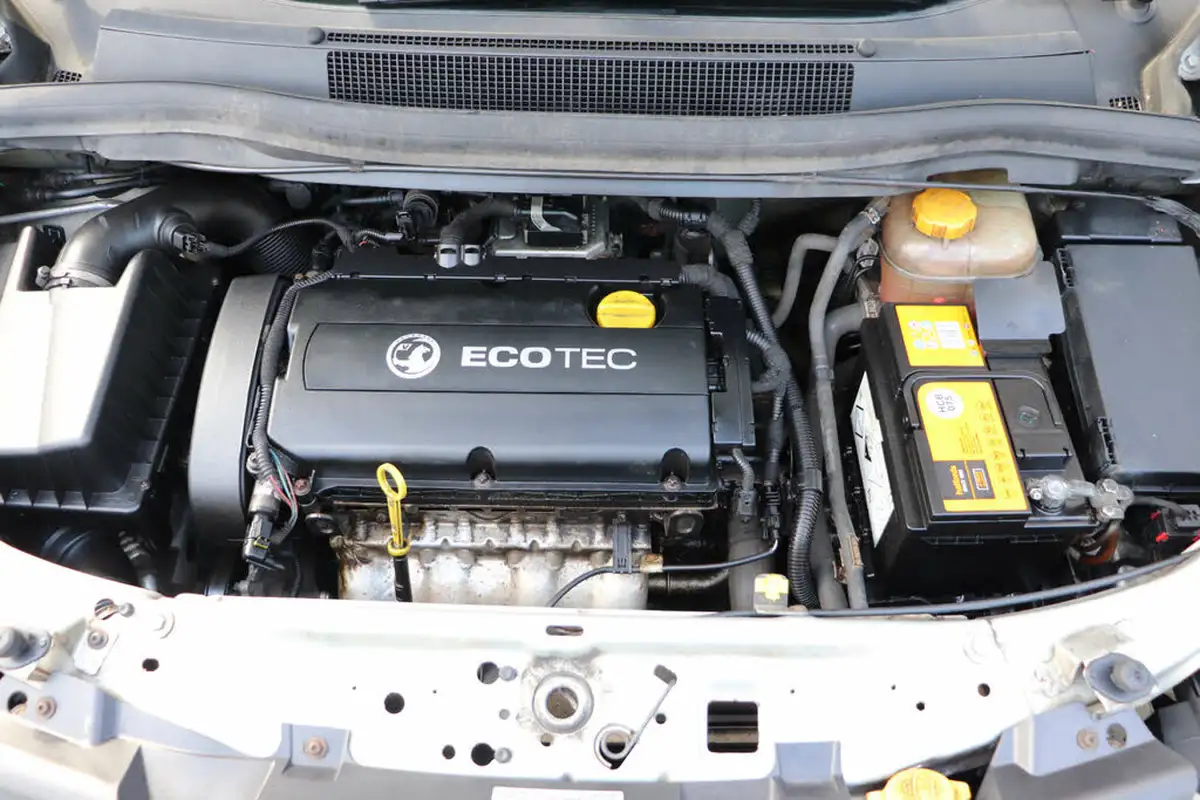 2010-vauxhall-zafira-16-design-big-39