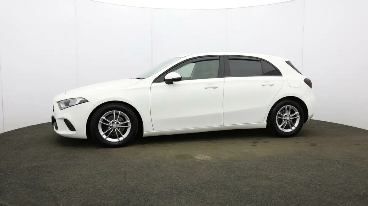 2018-mercedes-benz-a-class-15d-a180d-se-116ps-ss-7g-dct-big-24