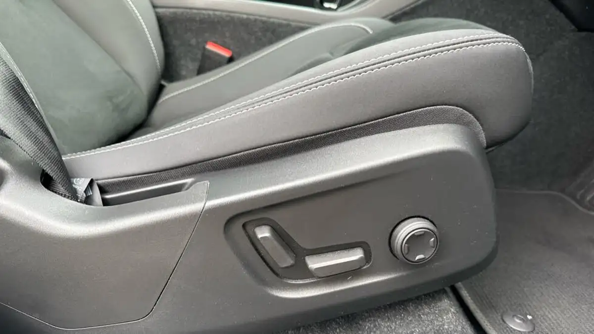 2022-volvo-xc40-e-recharge-pro-big-44
