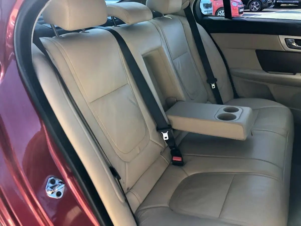 2014-jaguar-xf-22td-luxury-163ps-saloon-4d-big-15