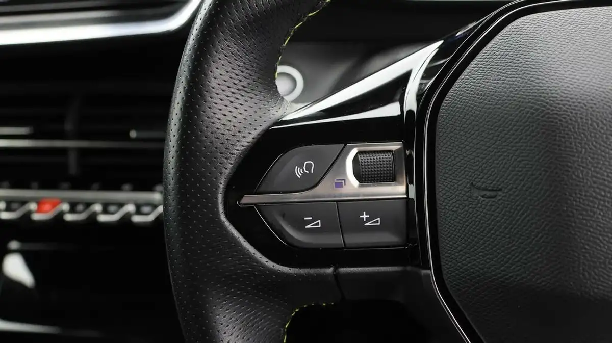 2021-peugeot-2008-suv-e-gt-big-20