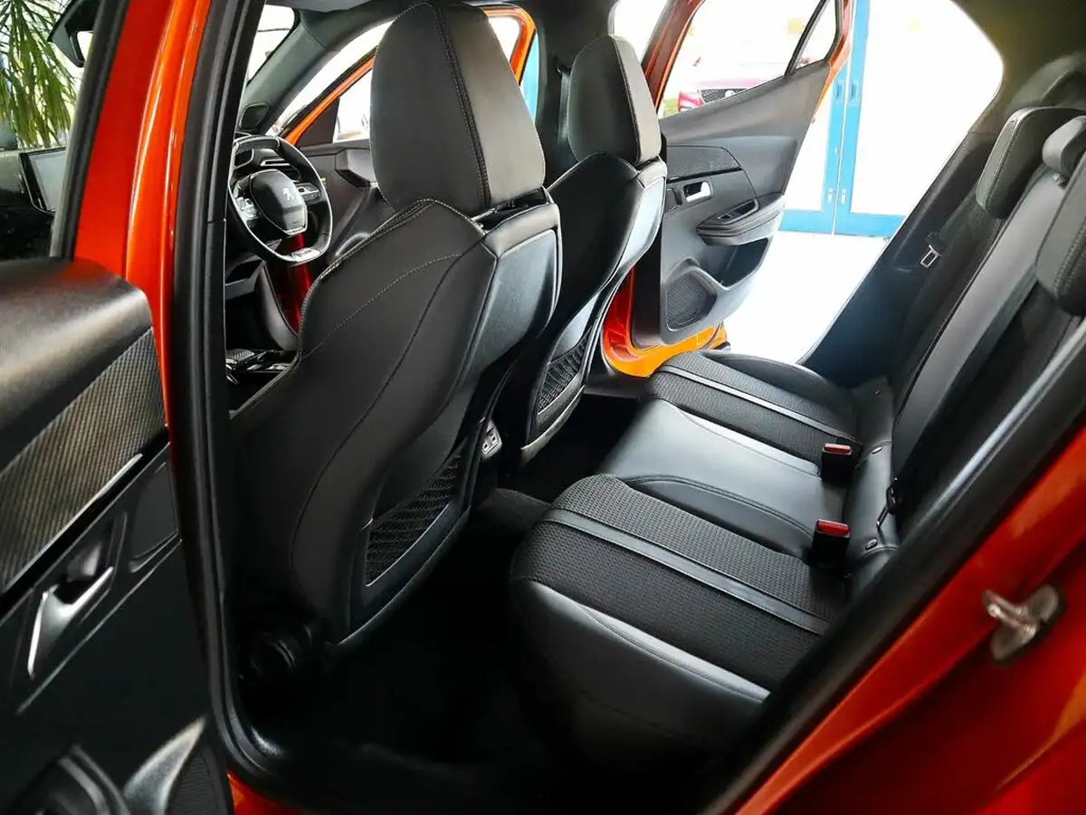 2022-peugeot-2008-suv-12-puretech-gt-eat8-big-21