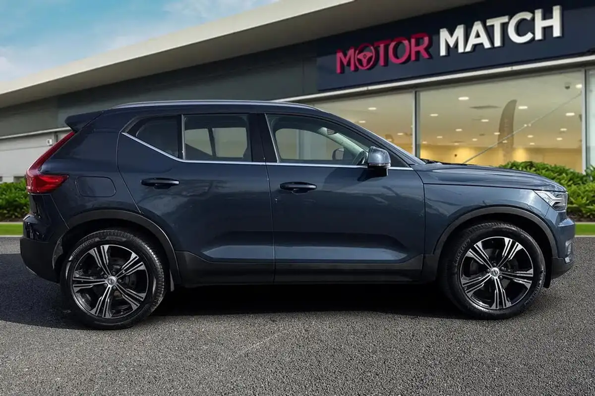 2020-volvo-xc40-20-t4-inscription-pro-big-2