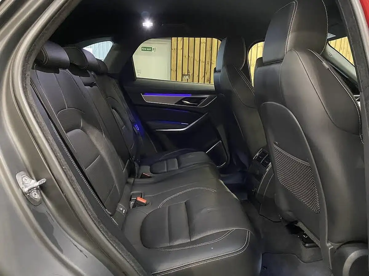 2023-jaguar-f-pace-20-d200-r-dynamic-s-big-25