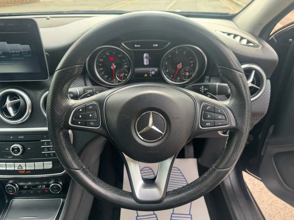 2017-mercedes-benz-a-class-16-a180-sport-ss-7g-dct-big-41