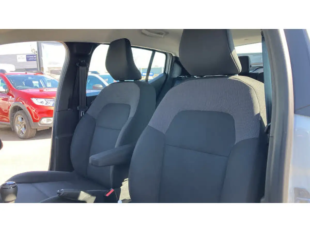2021-dacia-sandero-10-sce-essential-big-30