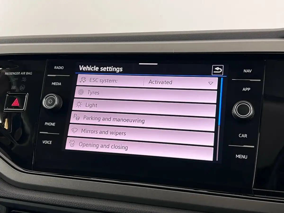 2021-volkswagen-polo-10-tsi-match-big-24