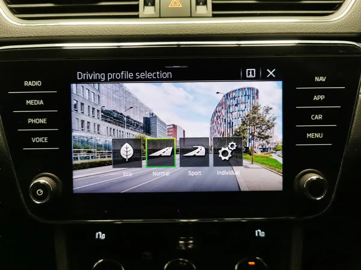 2021-skoda-superb-15-tsi-se-technology-estate-dsg-big-13