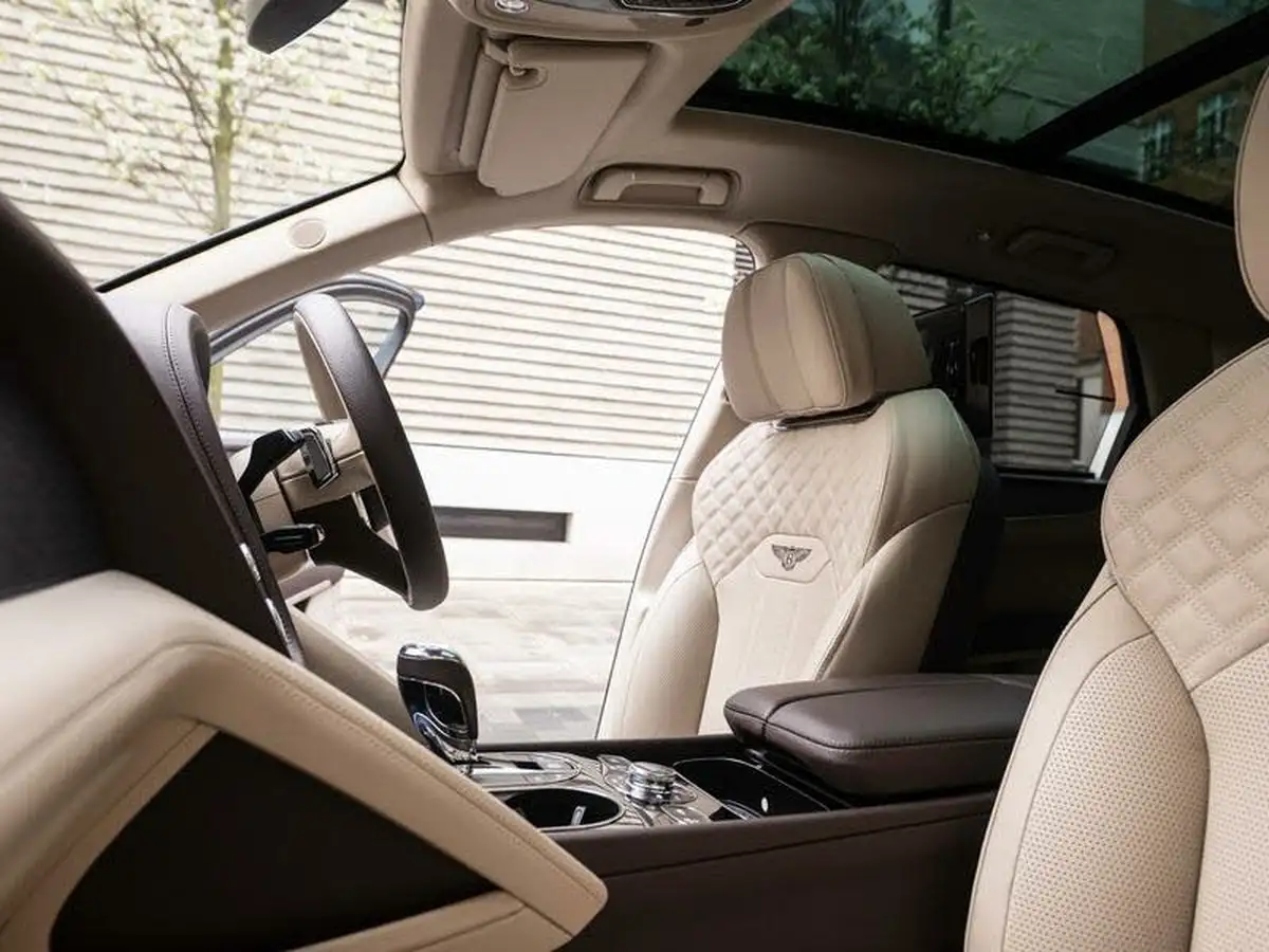 2022-bentley-bentayga-40-v8-big-28