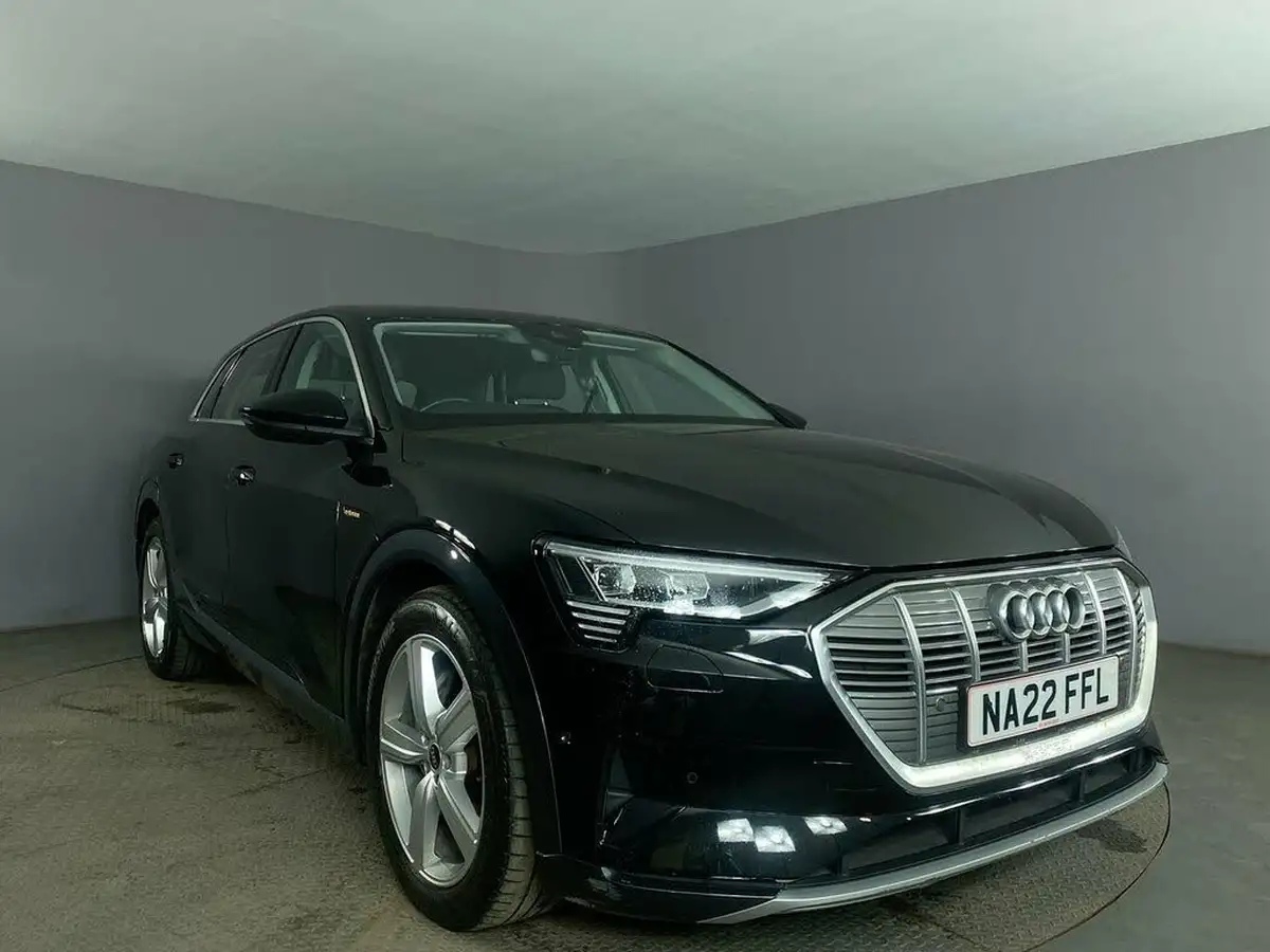 2022-audi-e-tron-55e-technik-station-wagon-big-1